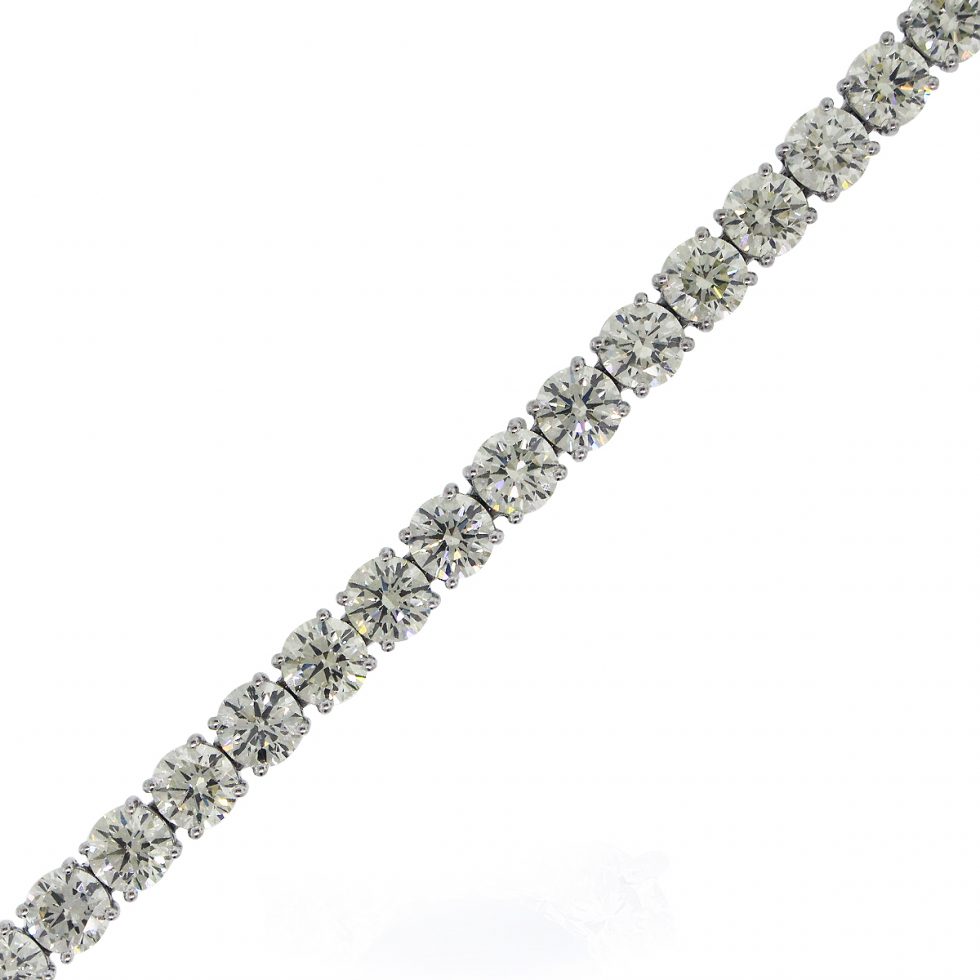 White gold diamond tennis bracelet