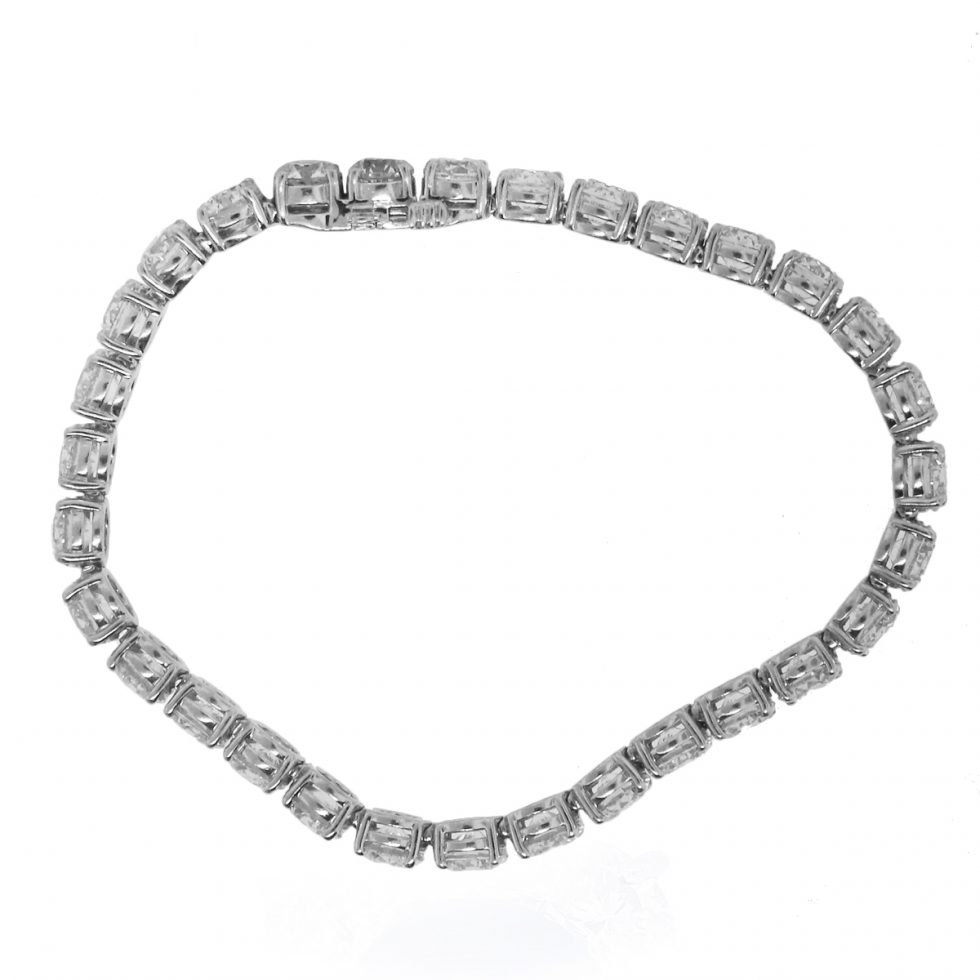 White gold diamond tennis bracelet