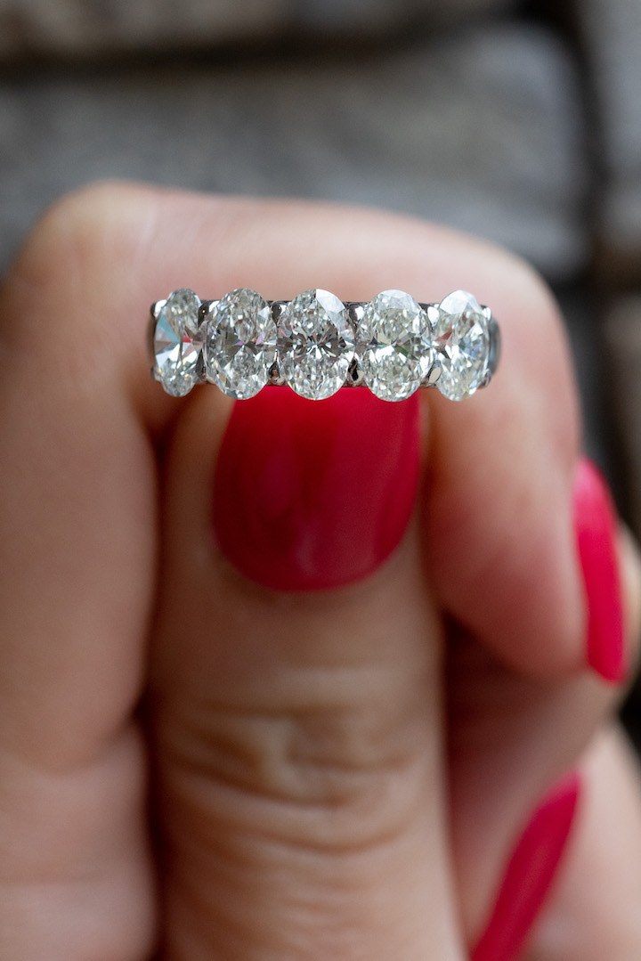 The Complete Buyer's Guide To Diamond Promise Rings