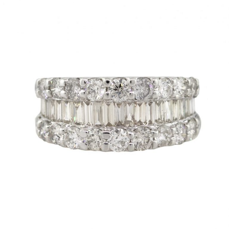 Why are Baguette Diamond Bands So Popular? – Raymond Lee Jewelers