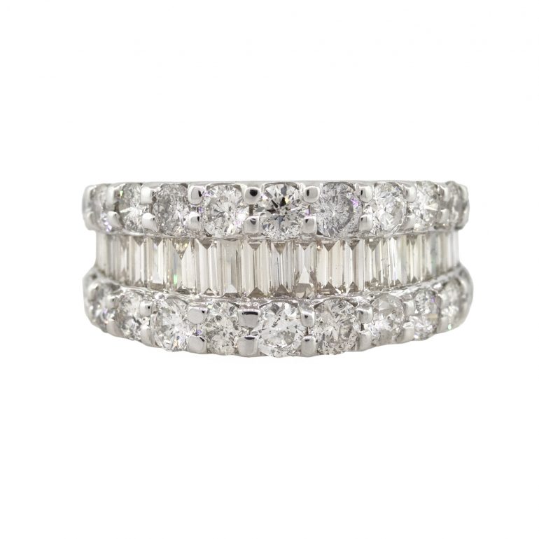 baguette and round brilliant diamond band