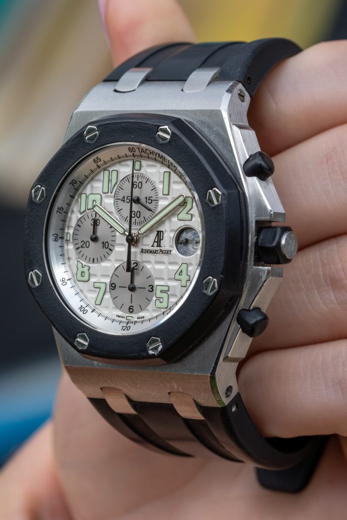 Classic Luxurious Audemars Piguet Royal Oak 15400 wristwatch