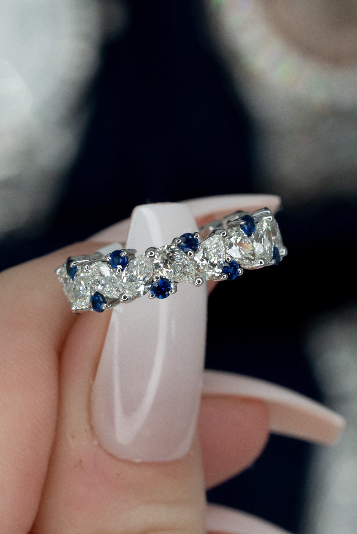 round cut blue sapphire and diamond 14k white gold ring