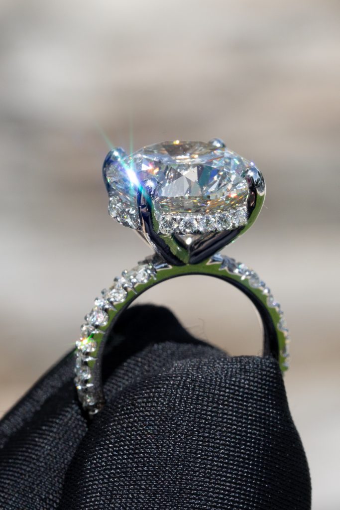 a round diamond ring