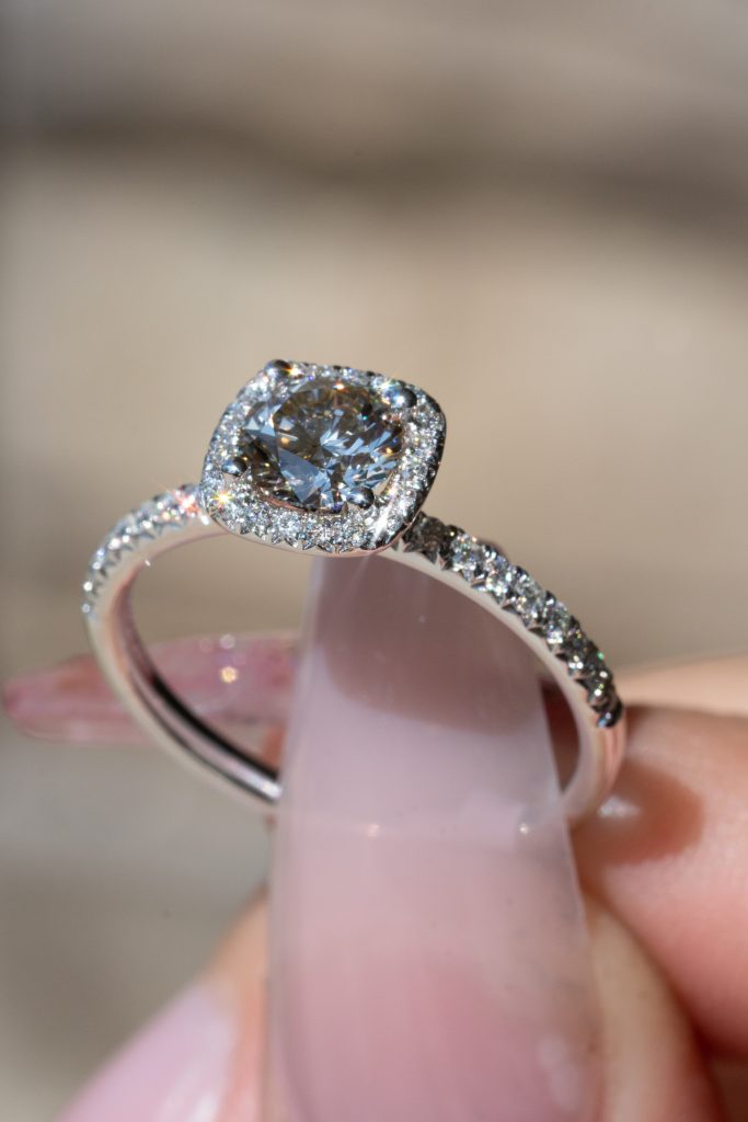 the ideal round brilliant engagement ring