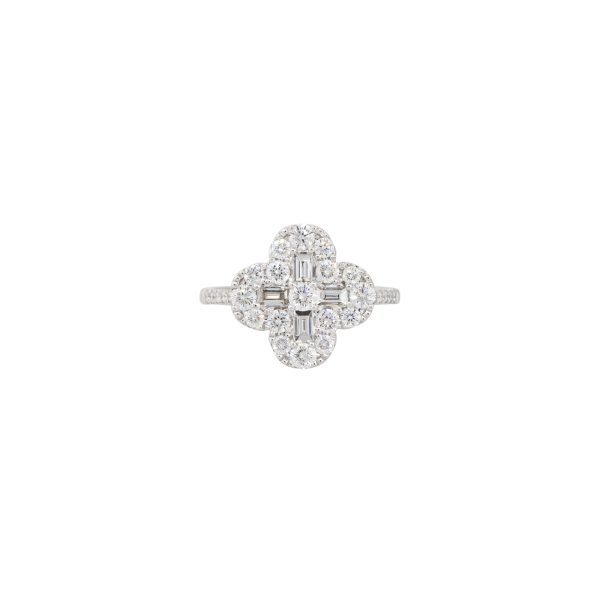 18k White Gold 1.22ctw Diamond Clover Style Ring 