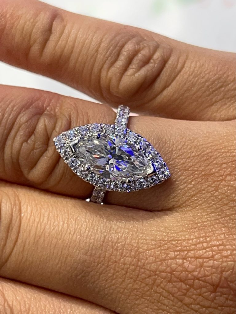 The Appealing and Classy Nature of Oval Rings – Raymond Lee Jewelers