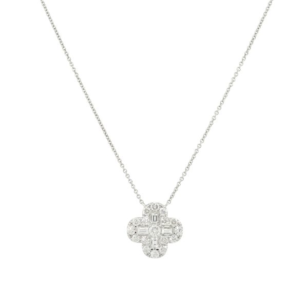 18k White Gold 2.0ctw Mosaic Diamond Clover Necklace