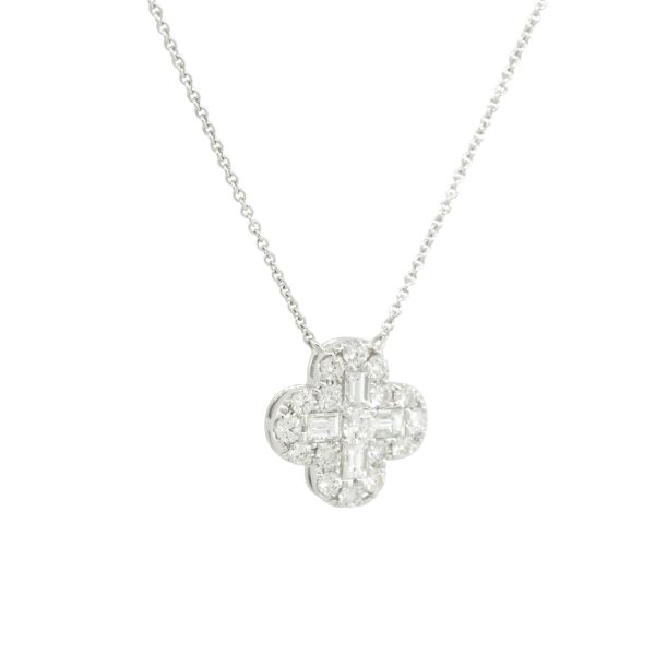 18k White Gold 2.0ctw Mosaic Diamond Clover Necklace