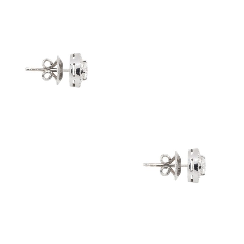 18k White Gold 0.60ctw Diamond Halo Stud Earrings