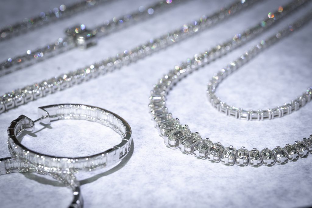 Diamond Pins – Raymond Lee Jewelers