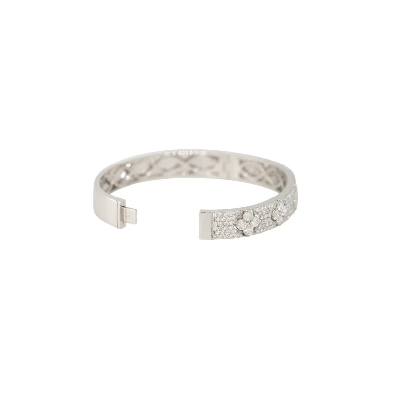 18k White Gold 5.25ctw Pave Diamond Flower Bangle Bracelet